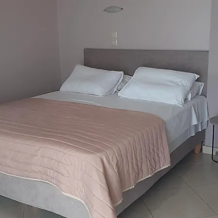 Comfy Beachfront Litinas Casa With Seaview Apartamento