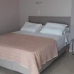 Comfy Beachfront Litinas Casa With Seaview شقة