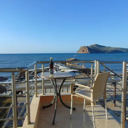 Comfy Beachfront Litinas Casa With Seaview شقة *