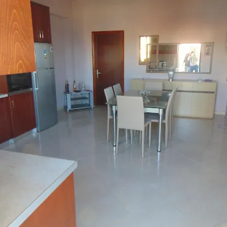 Comfy Beachfront Litinas Casa With Seaview Appartement