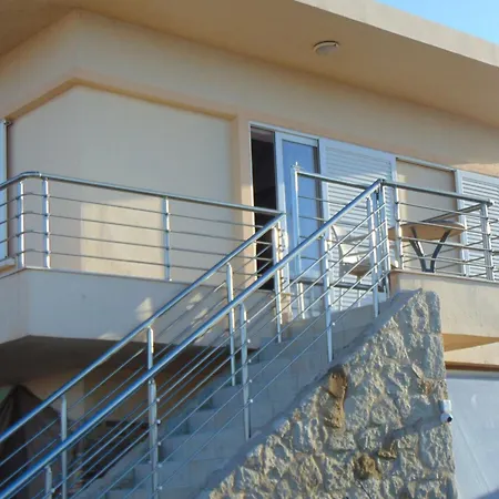 شقة Comfy Beachfront Litinas Casa With Seaview