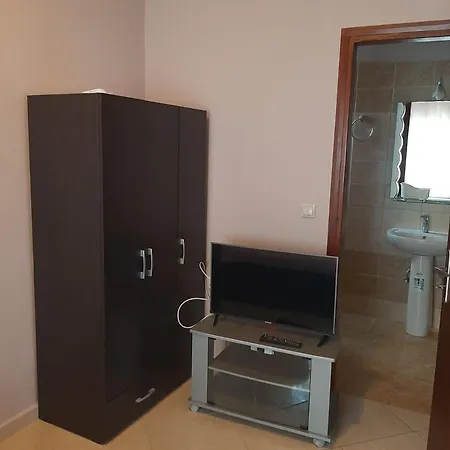 شقة Comfy Beachfront Litinas Casa With Seaview