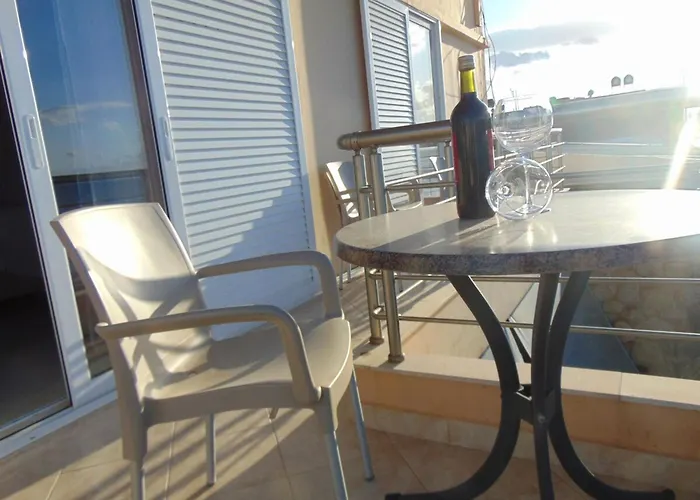 Comfy Beachfront Litinas Casa With Seaview