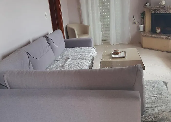 Comfy Beachfront Litinas Casa With Seaview *