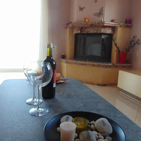 Comfy Beachfront Litinas Casa With Seaview *