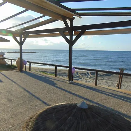 Comfy Beachfront Litinas Casa With Seaview Hriszí Aktí Haniá