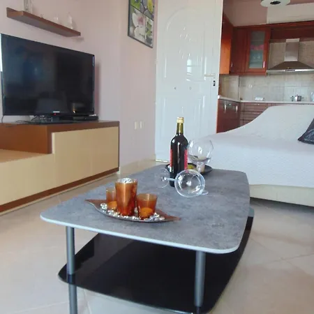 Comfy Beachfront Litinas Casa With Seaview *