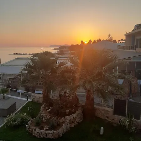 Comfy Beachfront Litinas Casa With Seaview *