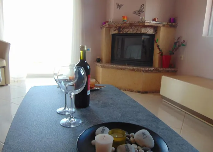 Comfy Beachfront Litinas Casa With Seaview *