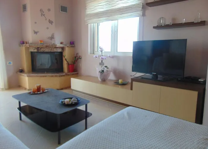 Comfy Beachfront Litinas Casa With Seaview Апартаменти