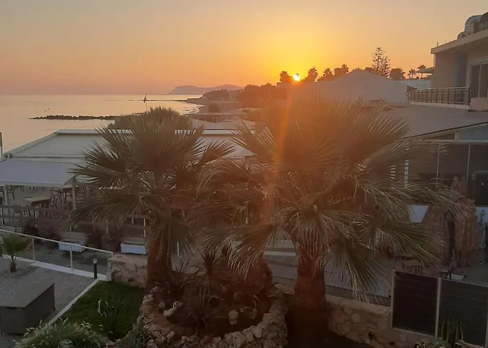 Comfy Beachfront Litinas Casa With Seaview *